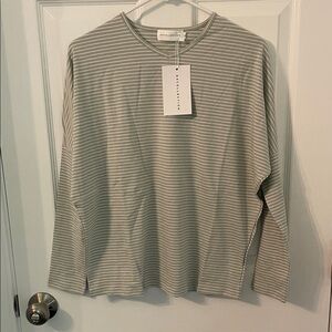 ASCOLLECTION Gray and White Striped Top